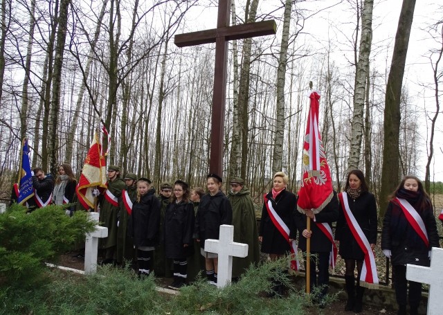 75. rocznica niemieckiego mordu w Karolinie koło Zwolenia.