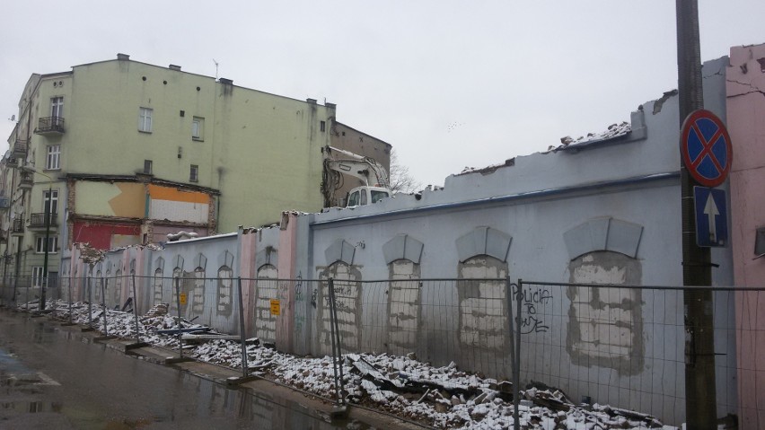 Sosnowiec: wyburzanie kamienicy przy ul. Szklarnianej już trwa. Zabytkowy budynek nie zniknie bez śladu ZDJĘCIA
