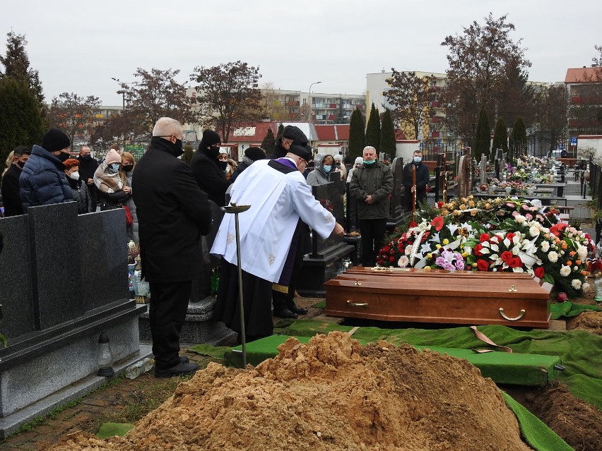 Pogrzeb śp. Mariusza Giełguta. Kilkadziesiąt osób pożegnało...