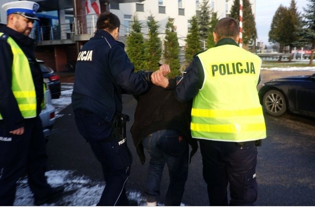 Policjanci odzyskali skradzione w Czechach busy