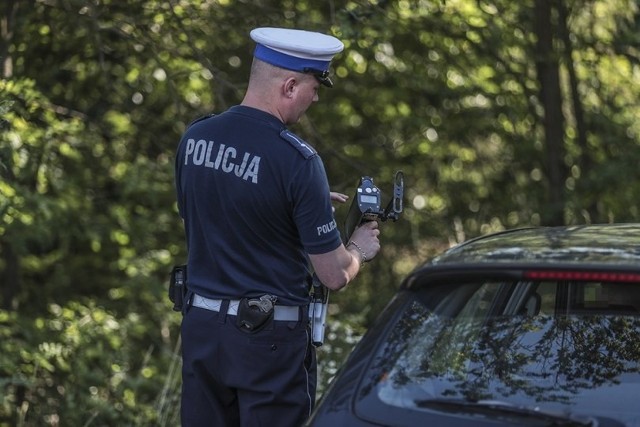Policjanci kontrolują kierowców w Zielonej Górze i na drogach dojazdowych do miasta.