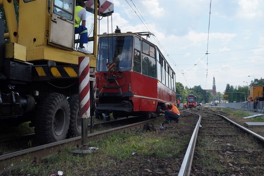 Wykolejony tramwaj 27 Sosnowiec Pogoń