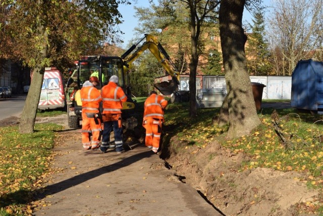 2 listopada rozpoczął się remont chodników znajdujących się przy ulicy Poznańskiej na odcinku od Ronda Lotników Inowrocławskich do ulicy Kurowej