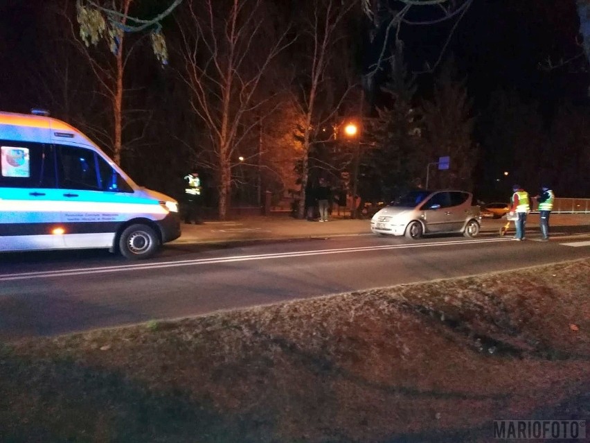 Potrącenie 82-latka na pasach przy ul. Skowrońskiego w Prudniku. Mężczyzna w szpitalu