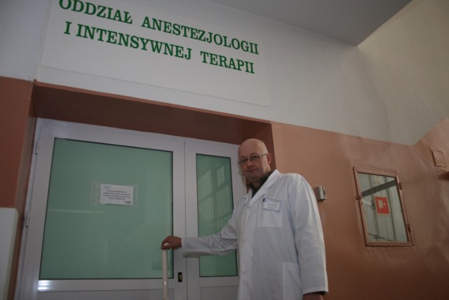 Jerzy Szebla, dyrektor ds. medycznych w szpitalu w Czerwonej Górze, mówi, że mieszkańcy Kielc wykupili lek tamiflu, nie ma go w hurtowniach, ale mają inne leki, którymi leczą chorych.