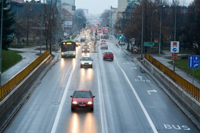 Na razie korków na ul. Sienkiewicza nie ma. To może się zmienić, kiedy otwarte dla ruchu będzie skrzyżowanie ul. Sienkiewicza i al. Piłsudskiego. 