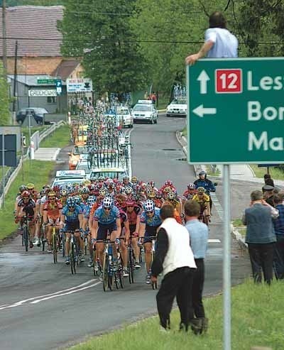 W Bobrzanach pod Szprotawą peleton intensywnie pracował goniąc uciekinierów