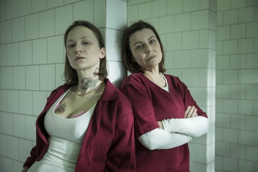 Aleksandra Adamska i Agata Kulesza w serialu "Skazane"...