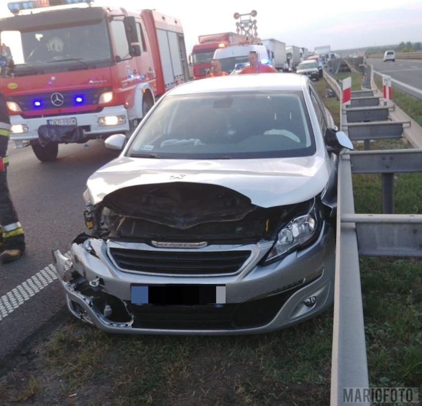 Trzy samochody zderzyły się na autostradzie A4 w powiecie krapkowickim