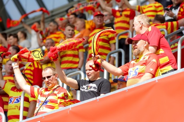 Mecz Jagiellonia - Bruk-Bet z trybun stadionu miejskiego w Białymstoku