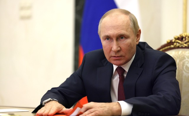 Zdaniem Petraeusa Putin jest „zdesperowany” i znajduje się pod narastającą presją w związku z sukcesami ukraińskiej kontrofensywy w czasie rosnącego oporu wobec przymusowej mobilizacji w Rosji i w momencie ogłoszenia aneksji czterech okupowanych obwodów na wschodzie i południu Ukrainy