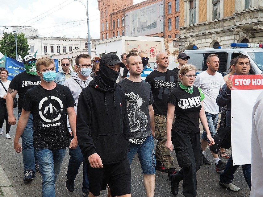 Łódzcy narodowcy przemaszerowali ulicą Piotrkowską
