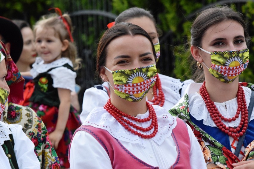 Korowód 57 Tygodnia Kultury Beskidzkiej przeszedł ulicami...