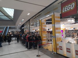 Sklep Lego we Wrocławiu. Klienci czekali na otwarcie od godziny 5 rano! |  Gazeta Wrocławska