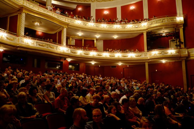 Podczas koncertu Brsci z Krzysztofem Cugowskim Teatr Wielki był wypełniony do niemal ostatniego miejsca.