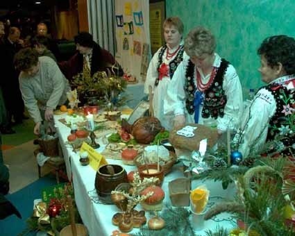 Stół Koła Gospodyń Wiejskich z Otałęży był najbardziej oblegany podczas wystawy w Hotelu Polskim.