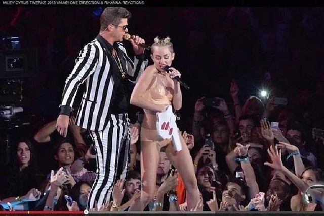 Miley Cyrus i Robin Thickle na gali Video Music Awards (fot. screen YouTube)
