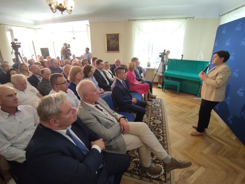Była premier, europosłanka Beata Szydło, na spotkaniu w...