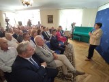 Beata Szydło spotkała się z sympatykami Prawa i Sprawiedliwości w Busku-Zdroju. Wielu gości w pensjonacie Sanato