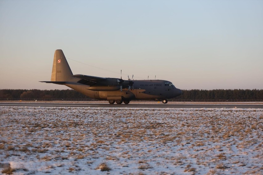 Wojskowy Hercules C130 to samolot typu cargo. Dziś w nocy na...
