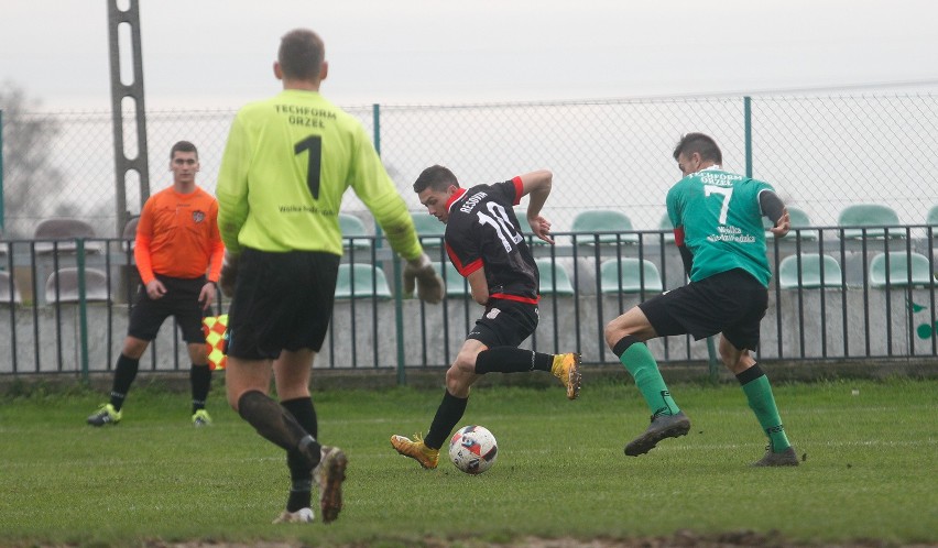 Orzeł Wólka Niedźwiedzka - Resovia 0:5 (0:2).