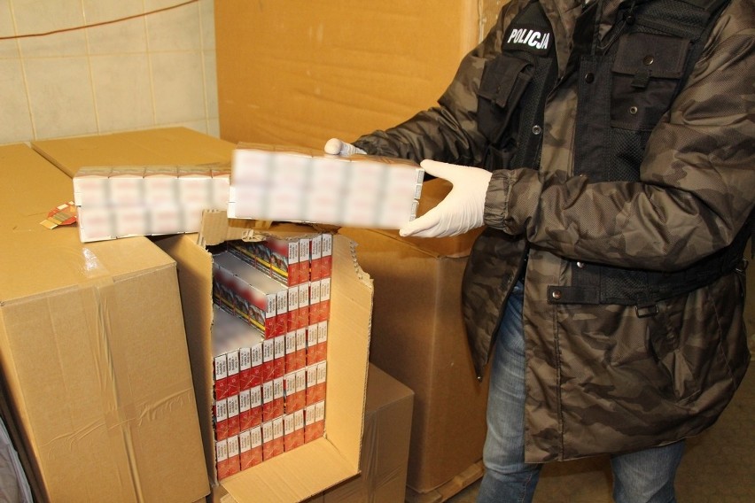 Policjanci zlikwidowali nielegalną fabrykę papierosów