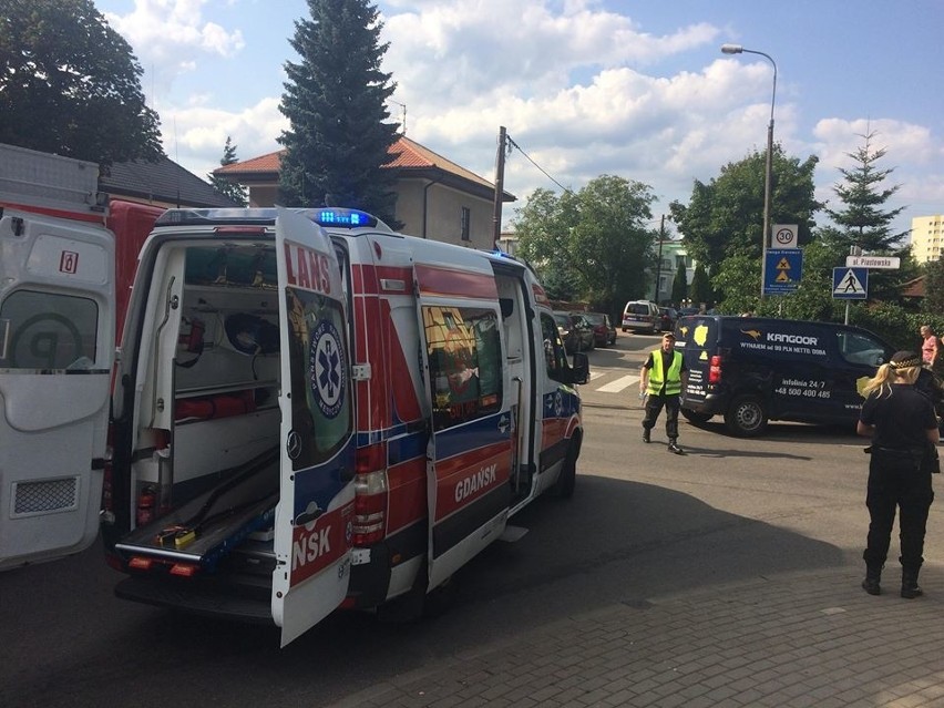 Groźny wypadek przy ul. Piastowskiej w Gdańsku. Ranna została jedna osoba [zdjęcia]