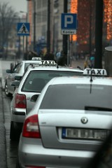 Kraków zaczyna walkę z nielegalnymi przewoźnikami
