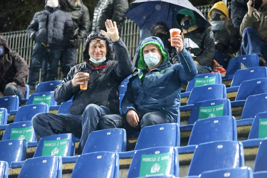 Kibice czekali, ale deszcz nie pozwolił na rozegranie w piątek turnieju Speedway of Nations. Zobacz, co działo się na lubelskim stadionie