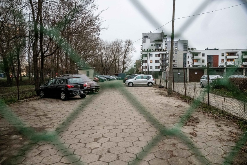 Parking społeczny przy Świętojańskiej powstał prawie 30 lat...