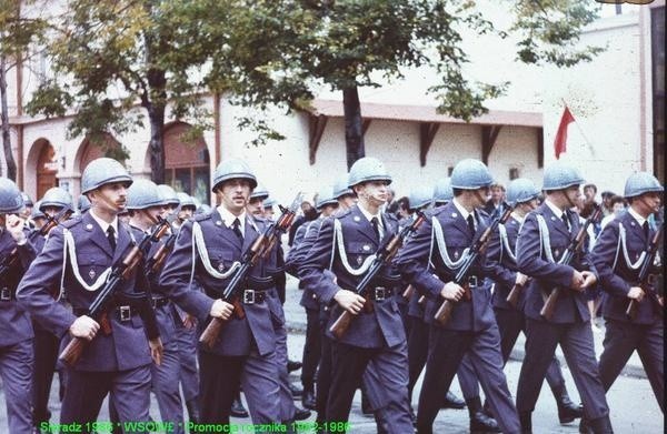 Uroczystości wojskowe w Sieradzu w latach osiemdziesiątych (ARCHIWALNE ZDJĘCIA) 