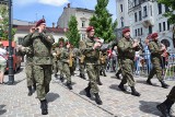 Obchody Święta Konstytucji 3 Maja w Bielsku-Białej. Msza, ślubowanie kadetów i defilada na pl. Wojska Polskiego. ZDJĘCIA