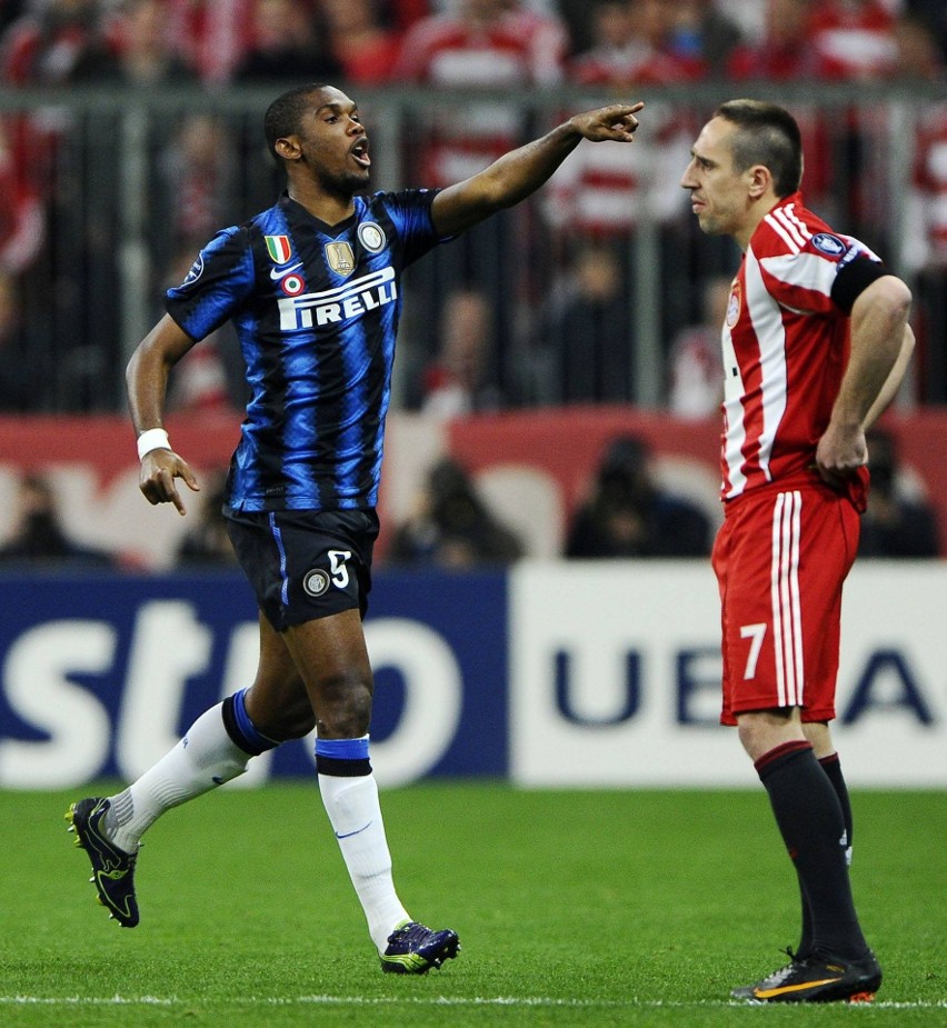 Samuel Eto'o (z lewej) wygrał w 2010 roku z Interem Ligę...