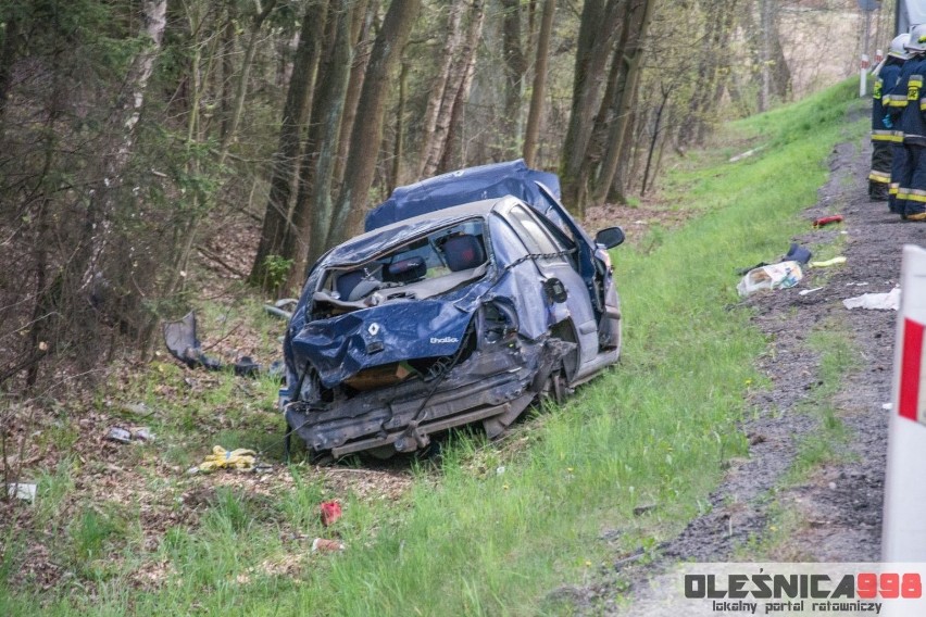 Tragiczny wypadek na DK 25. Kierowca wypadł z auta, zginął na miejscu 