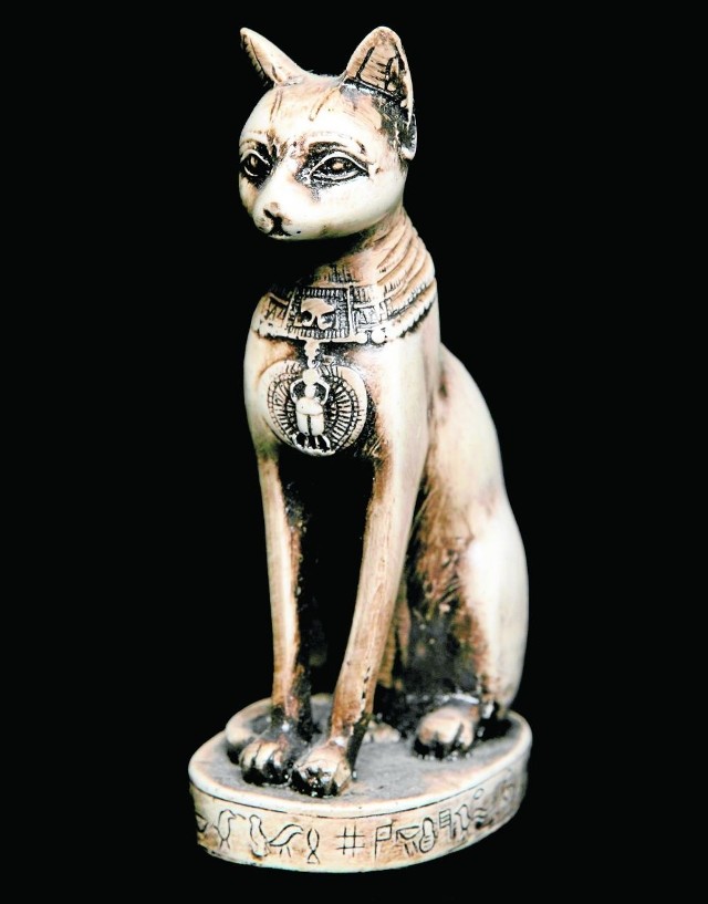 Bastet - egipska bogini miłości, radości, muzyki, tańca, domowego ogniska, płodności, przedstawiana była jako kotka