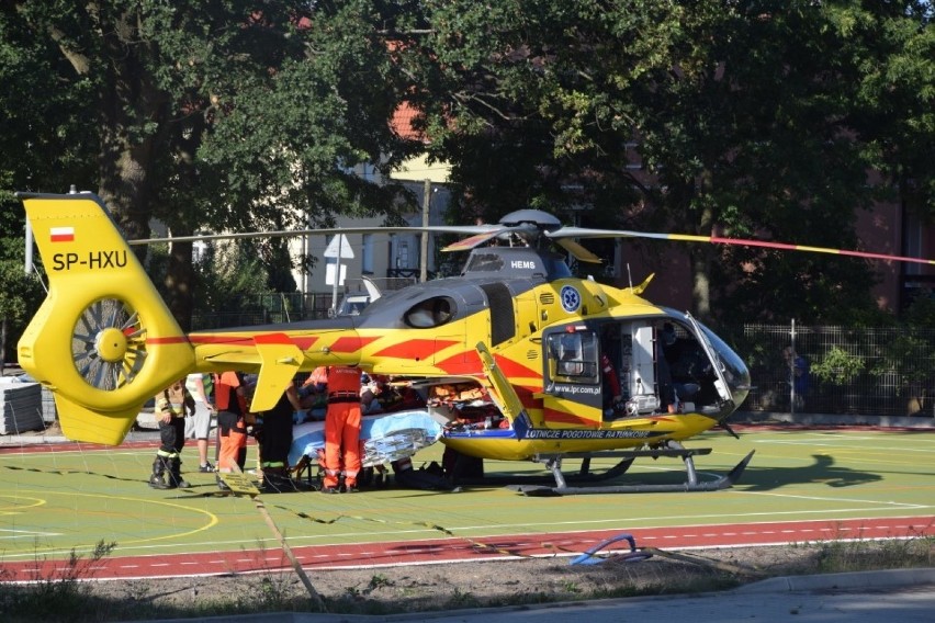 Wypadek w Lęborku 12.08.2020 r. 14-letni rowerzysta potrącony przez samochód. Chłopaka zabrał śmigłowiec [zdjęcia]