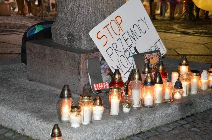 Plac Solny we Wrocławiu: Protest w obronie maltretowanych...