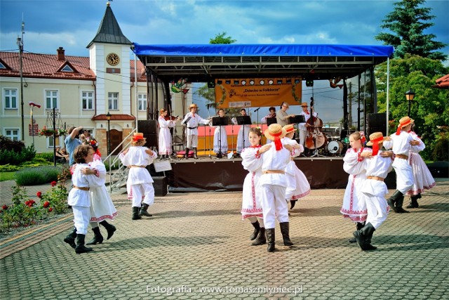 Niezwykle barwna impreza "Dziecko w folklorze" w Baranowie Sandomierskim.