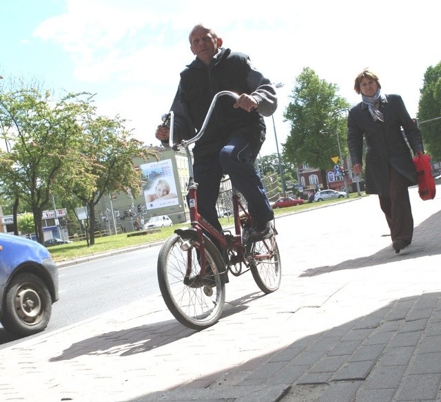 Ścieżka rowerowa przy ulicy Kopernika w Słupsku.