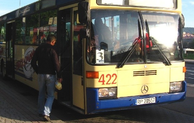 Planując jazdę autobusem MZK w Przemyślu trzeba uważać, bo zmieniły się rozkłady jazdy