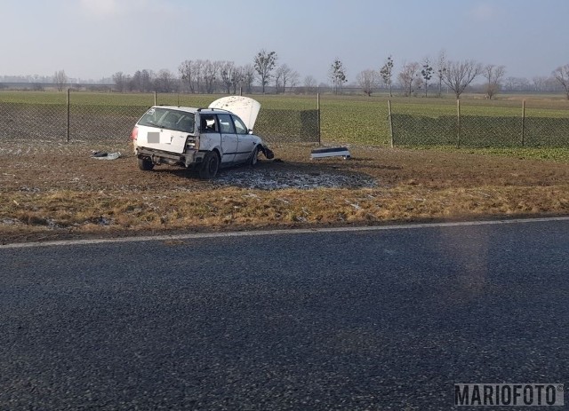 2 promile alkoholu miał 32-letni kierowca volkswagena passata, który dachował na drodze krajowej nr 94 koło Łosiowa. Do zdarzenia doszło w chwili, kiedy passat wyprzedzał kolumnę pojazdów.