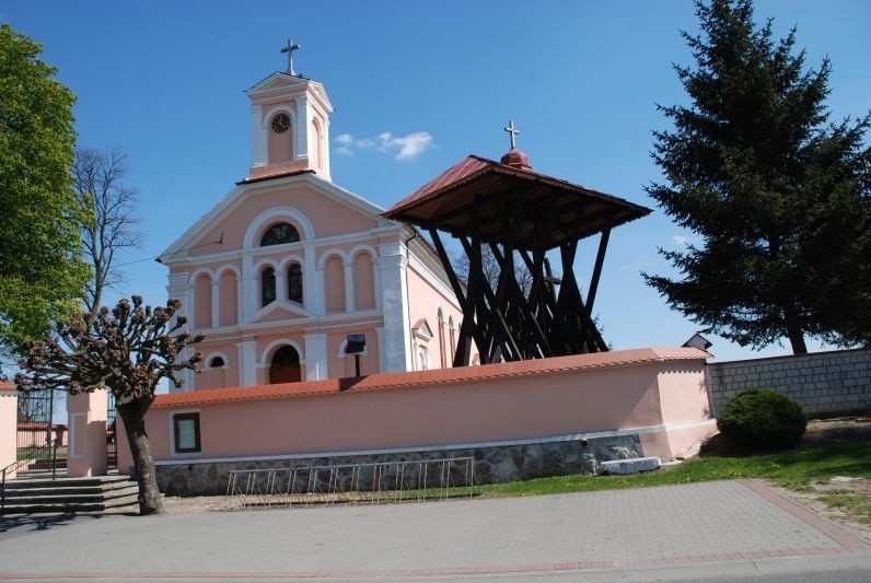 Zabytkowy kościół w Świerczynie ma już nowy dach