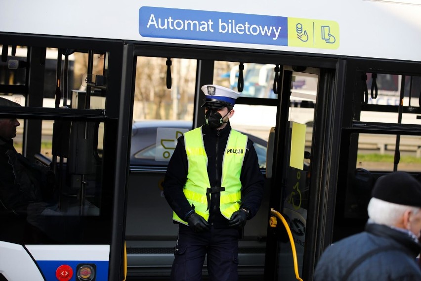Kraków. Eksperci apelują do ministra o zmianę zasad naliczania pasażerów w tramwajach i autobusach