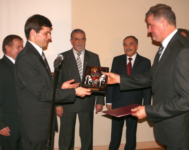 Certyfikat otrzymuje Bronisław Drąg z firmy Rembud.