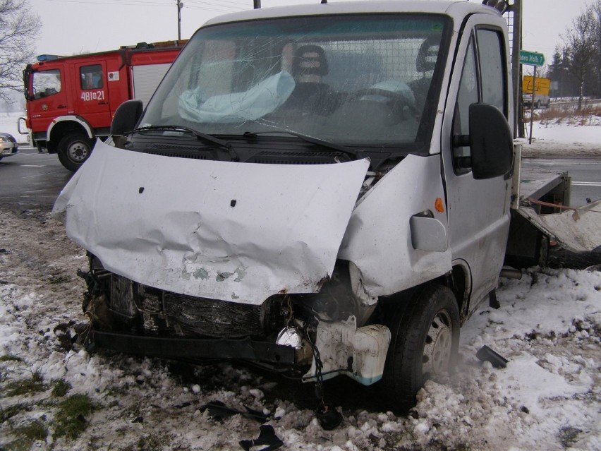 Wypadek na drodze krajowej nr 22 w okolicy Kończewic [ZDJĘCIA]. Trzy osoby ranne