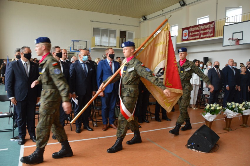 Wojewódzka inauguracja roku szkolnego odbyła się w I Liceum Ogólnokształcącym w Tomaszowie Mazowieckim [ZDJĘCIA]