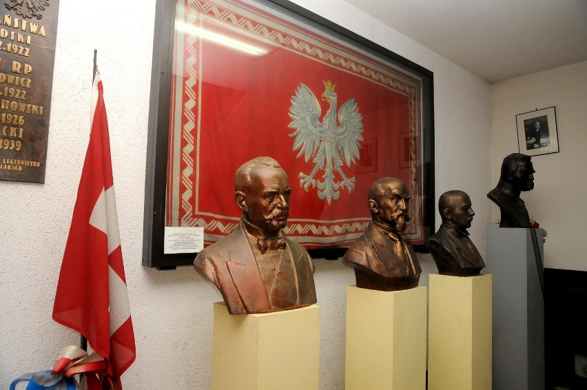 Kandydat na prezydenta Krakowa "wpuścił" nas do domu im. Piłsudskiego [ZDJĘCIA, WIDEO]