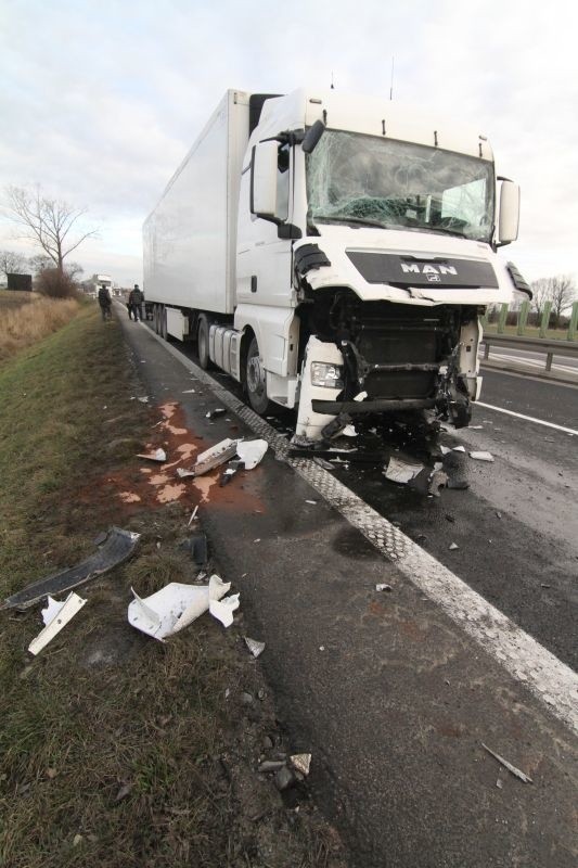 Wypadek autobusu Polbus. Wjechała w niego ciężarówka