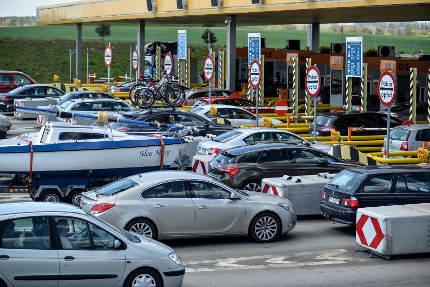 Uwaga kierowcy. Jest ogromny korek na autostradzie w...