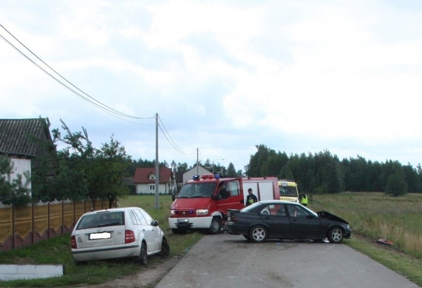 Dwa pojazdy zderzyły się na ulicy w Zdziechowie koło...
